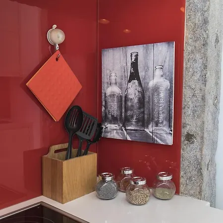 Lovelystay - 2bedroom Flat - Bica, Charm And Terrace Apartment *