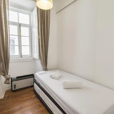 Apartment Lovelystay - 2bedroom Flat - Bica, Charm And Terrace Lisbon