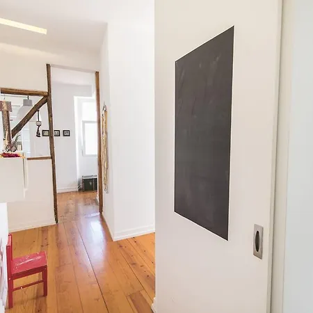 Lovelystay - 2bedroom Flat - Bica, Charm And Terrace Apartment
