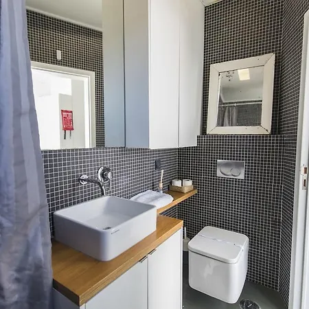 Lovelystay - 2bedroom Flat - Bica, Charm And Terrace Apartment Lisbon