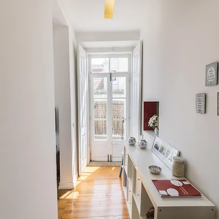 Lovelystay - 2bedroom Flat - Bica, Charm And Terrace