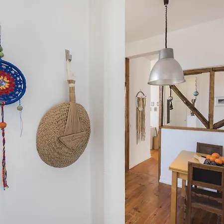 Lovelystay - 2bedroom Flat - Bica, Charm And Terrace * Lisbon