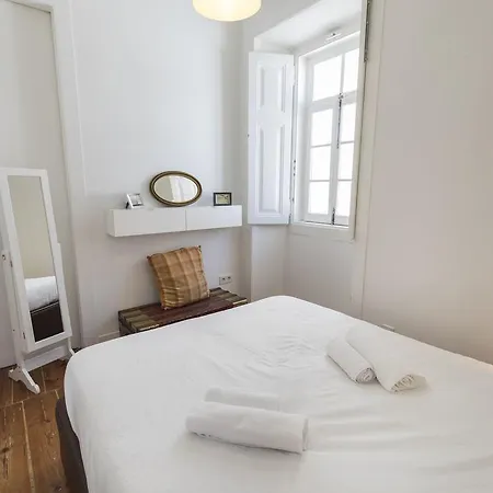 Apartment Lovelystay - 2bedroom Flat - Bica, Charm And Terrace *