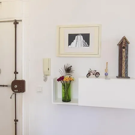 Lovelystay - 2bedroom Flat - Bica, Charm And Terrace * Lisbon