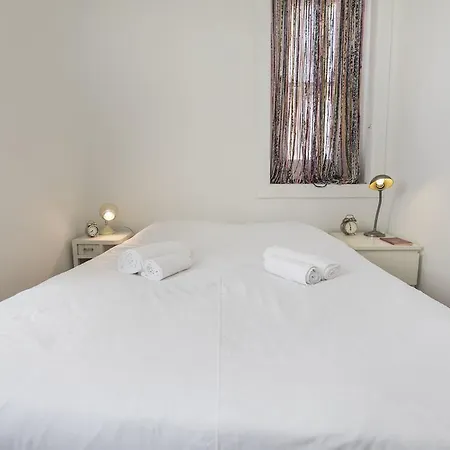 Apartment Lovelystay - 2bedroom Flat - Bica, Charm And Terrace Lisbon